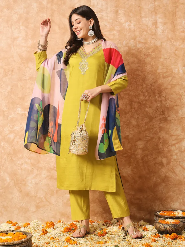 Lemon_Embellished_Straight_Kurta_Set_With_Printed_Dupatta