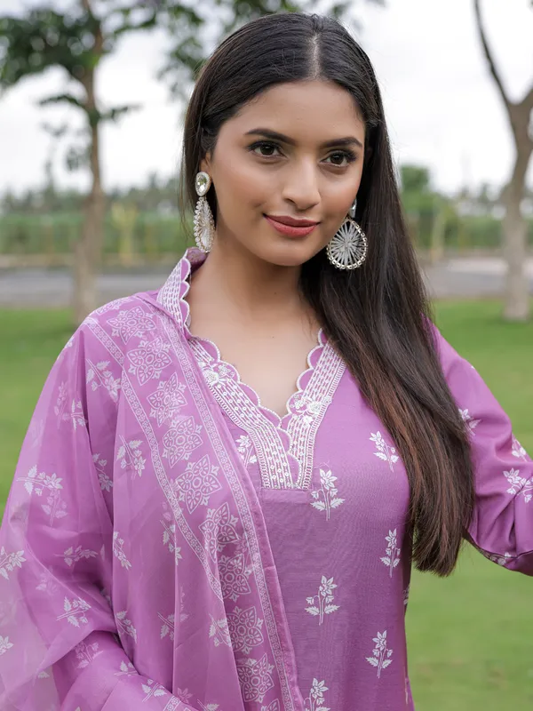 Onion_Pink_Kurta_Set_With_Dupatta__Ethnic_Wear