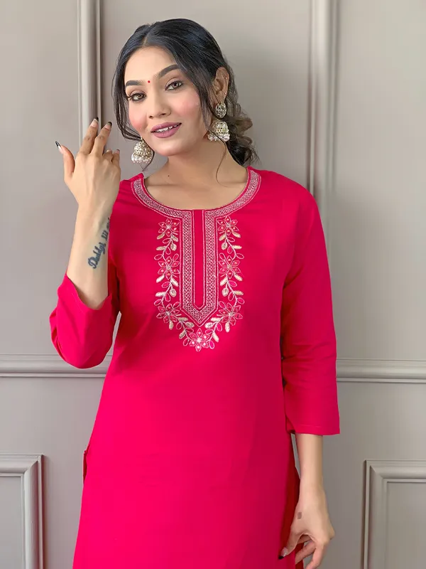 Pink_Embroidered_Kurta_For_Women