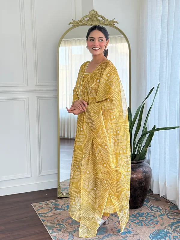 Yellow_Ethnic_Suit_Set_With_Dupatta__Traditional