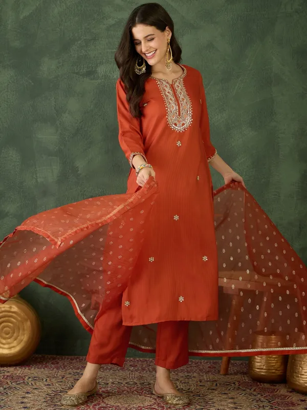 Rust_Dupatta_with_Golden_Border