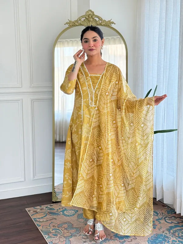 Yellow_Ethnic_Suit_Set_With_Dupatta__Traditional