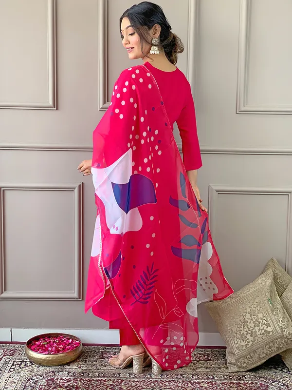 Pink_Embroidered_Kurta_For_Women