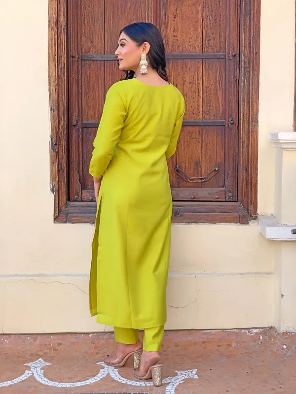 Lemon_Embellished_Straight_Kurta_Set_With_Printed_Dupatta