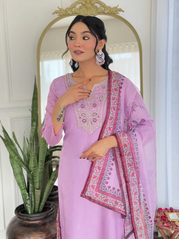 Women's_Lavender_Rayon_Embroidered_Straight_Kurta_with_Rayon_Pant_And_Taby_Printed_Dupatta_Sets