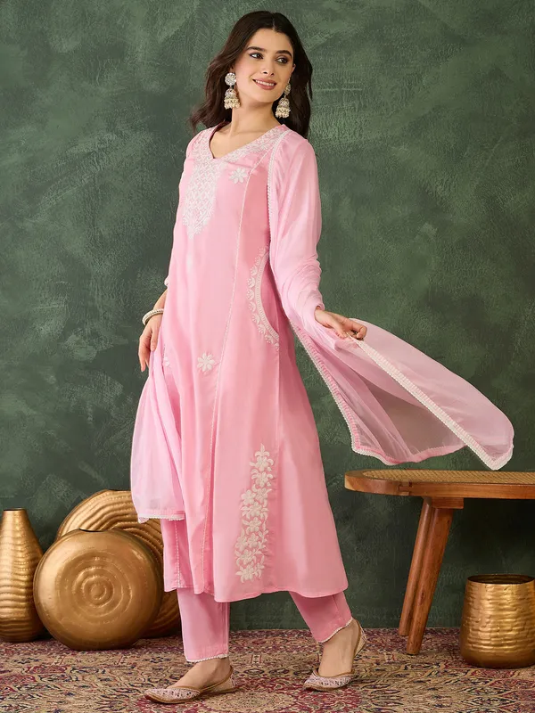 Peach_Kurta_Set_With_Embroidered_Details_And_Dupatta