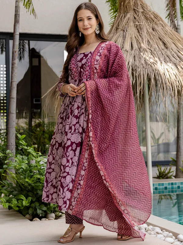 Maroon_Print_Gathered_Waist_Maxi_Dress_With_Embroidered