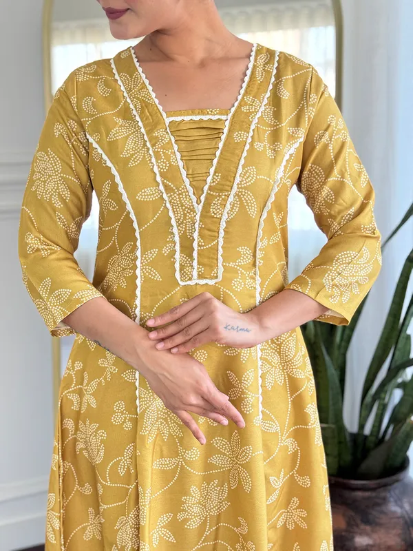 Yellow_Ethnic_Suit_Set_With_Dupatta__Traditional