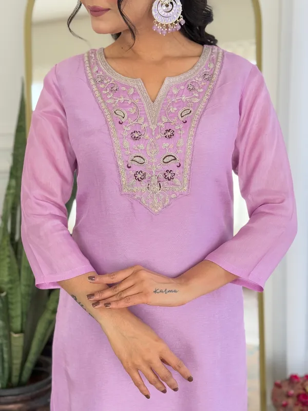 Women's_Lavender_Rayon_Embroidered_Straight_Kurta_with_Rayon_Pant_And_Taby_Printed_Dupatta_Sets