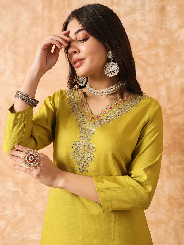 Lemon_Embellished_Straight_Kurta_Set_With_Printed_Dupatta