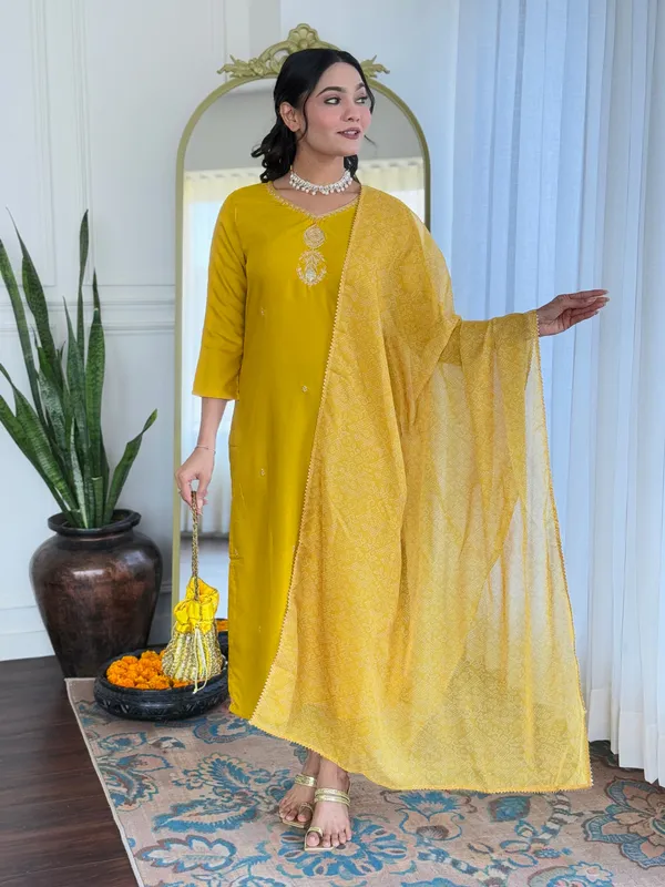 Yellow_Embroidered_Kurta_Set_With_Dupatta_For_Women