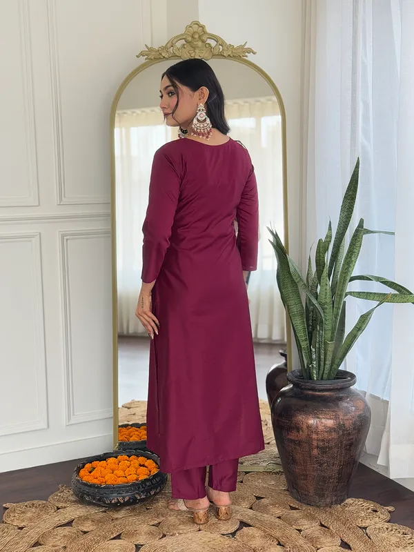 Maroon_Embroidered_Kurta_Set_with_Floral_Dupatta