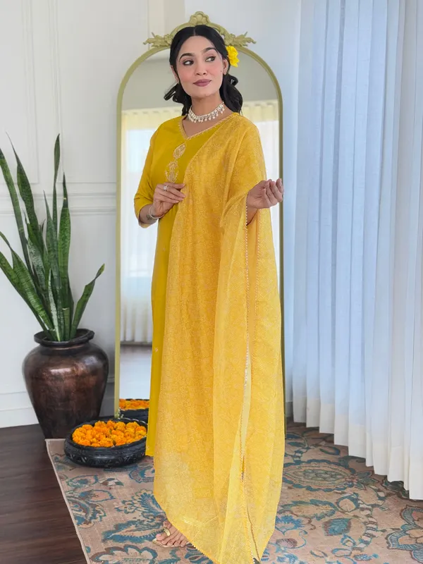 Yellow_Embroidered_Kurta_Set_With_Dupatta_For_Women