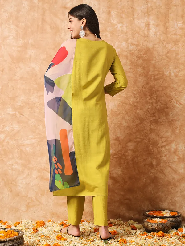 Lemon_Embellished_Straight_Kurta_Set_With_Printed_Dupatta