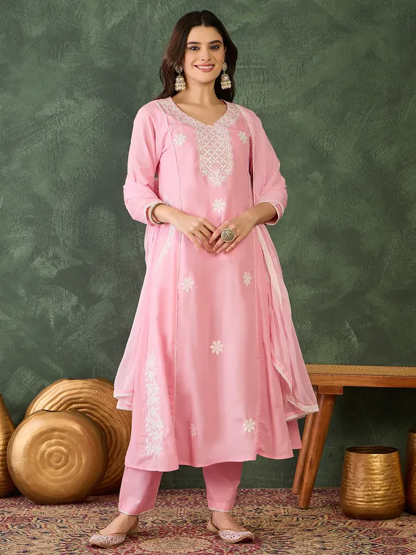 Peach_Kurta_Set_With_Embroidered_Details_And_Dupatta