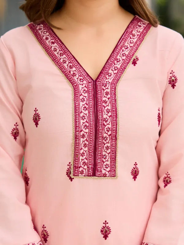 Peach_Kurta_Set_With_Dupatta__3_Piece