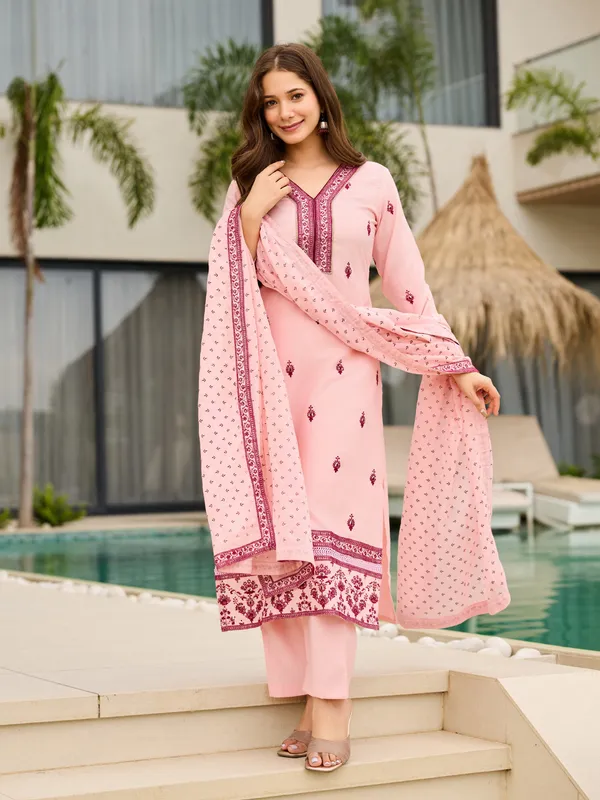 Peach_Kurta_Set_With_Dupatta__3_Piece