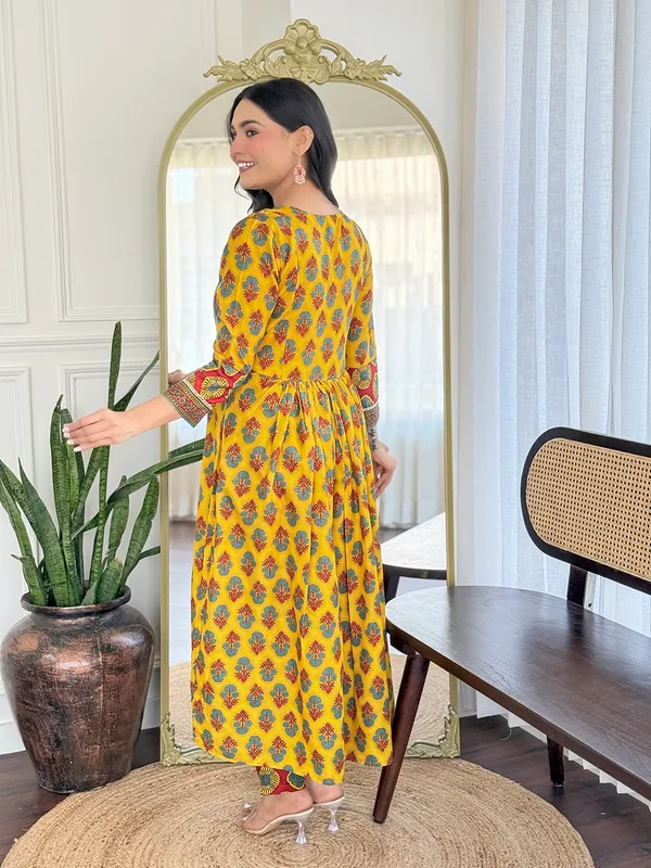 Yellow_Red_Printed_Ethnic_Anarkali_Suit_Set_With