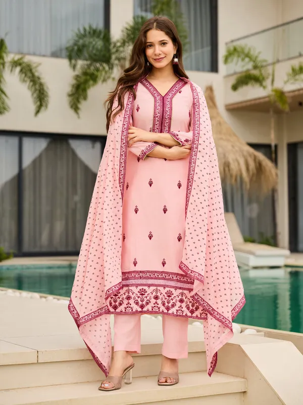 Peach_Kurta_Set_With_Dupatta__3_Piece