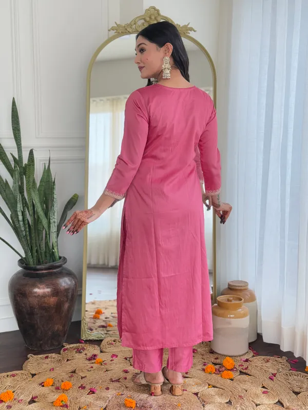 Pink_Kurta_Set_with_Turquoise_Dupatta__Traditional