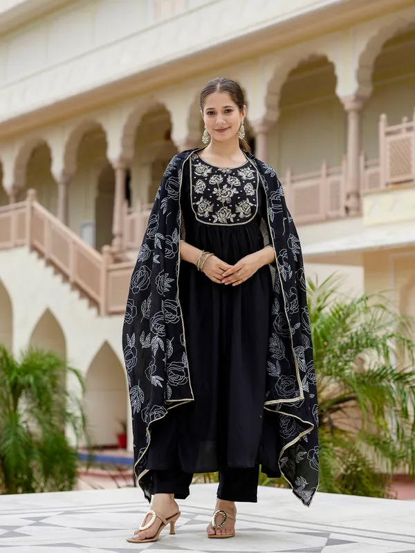Black_Embroidered_Anarkali_Kurta_With_Pants