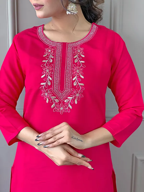 Pink_Embroidered_Kurta_For_Women