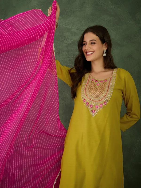 Liril_Suit_Set__Yellow_Kurta_with_Pink