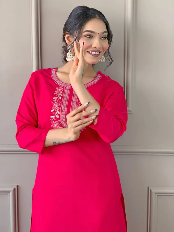 Pink_Embroidered_Kurta_For_Women