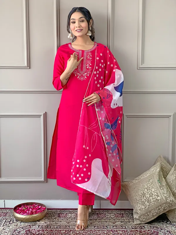 Pink_Embroidered_Kurta_For_Women