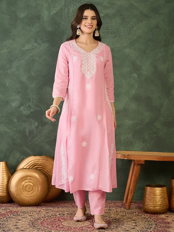 Peach_Kurta_Set_With_Embroidered_Details_And_Dupatta