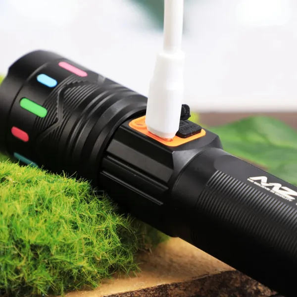 MZ_M920_Metal_Flashlight_-_150W_DSM,_180_Mins_Operating_Time,_Telescopic_Zoom,_Type-C_Charger