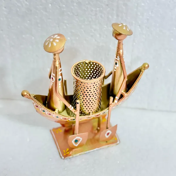 Decorative_Brass_Boat_Pen_Stand_With_Two_Figurines