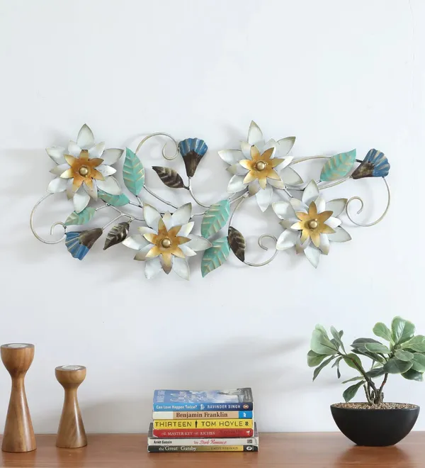 Decorative_Metal_Flower_Wall_Art_With_Blue_Accents