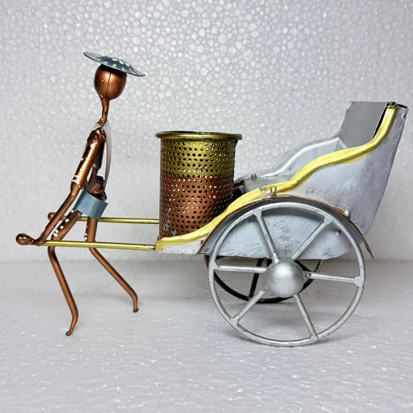 Handcrafted_Metal_Rickshaw_Showpiece_With_Pen_Holder