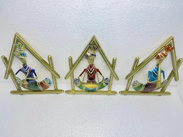 Handcrafted_Metal_Wall_Art_-_Set_Of_3_Musical_Women_Figurines_With_Traditional_Attire