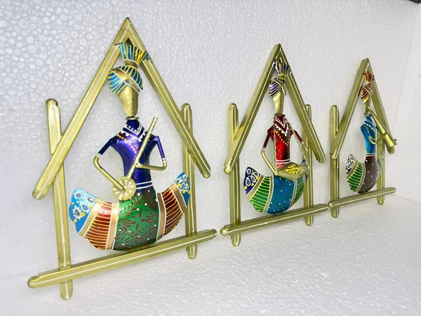 Handcrafted_Metal_Wall_Art_-_Set_Of_3_Musical_Women_Figurines_With_Traditional_Attire