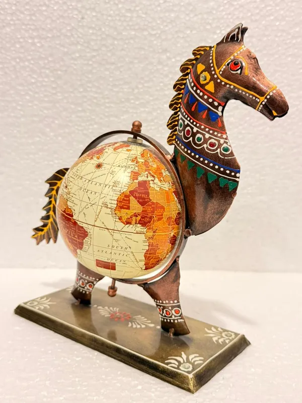 Decorative_Camel_Globe_Holder_With_World_Map