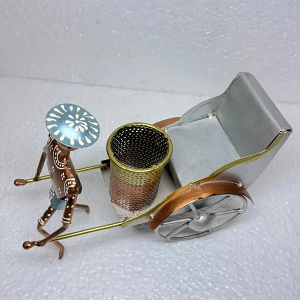Handcrafted_Metal_Rickshaw_Showpiece_With_Pen_Holder