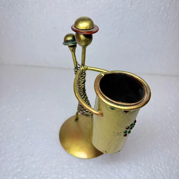 Vintage_Brass_Wire_Art_Pen_Holder_With_Two-Headed_Figure