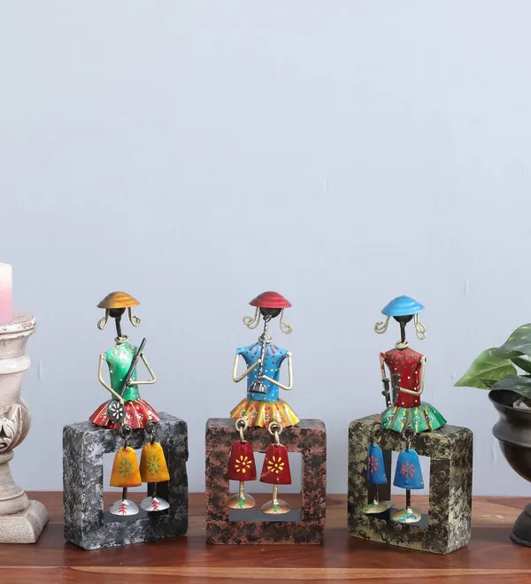 Handcrafted_Metal_Tribal_Figurines_With_Colorful_Attire_-_Set_Of_3