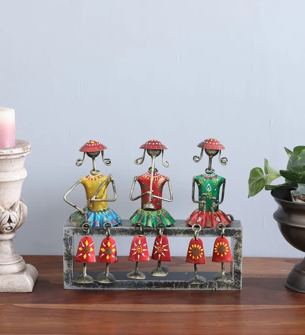 Decorative_Metal_Figurine_Set_-_Three_Tribal_Musicians_On_Stand