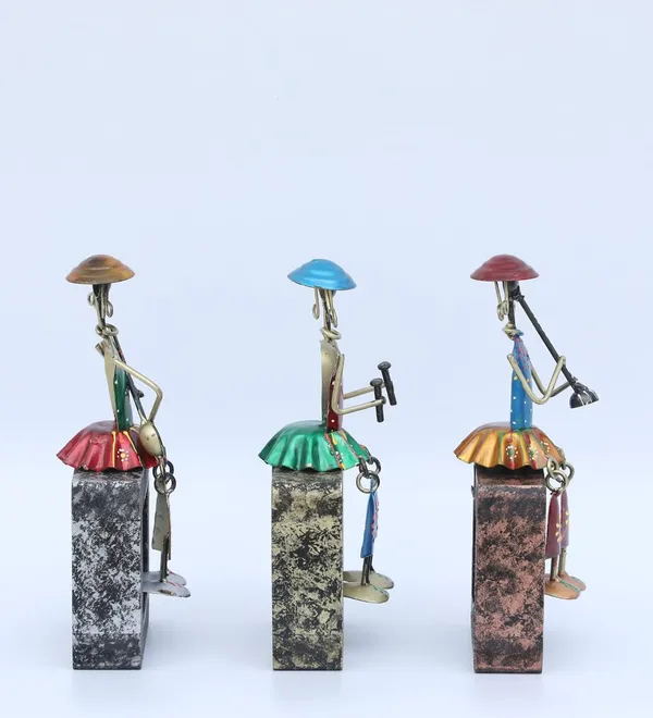 Handcrafted_Metal_Tribal_Figurines_With_Colorful_Attire_-_Set_Of_3