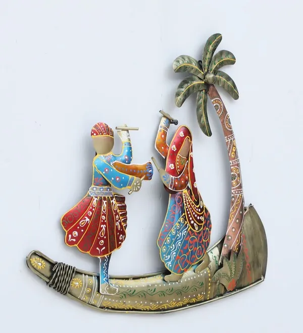 Handcrafted_Metal_Wall_Art_-_Couple_In_Boat_With_Palm_Tree