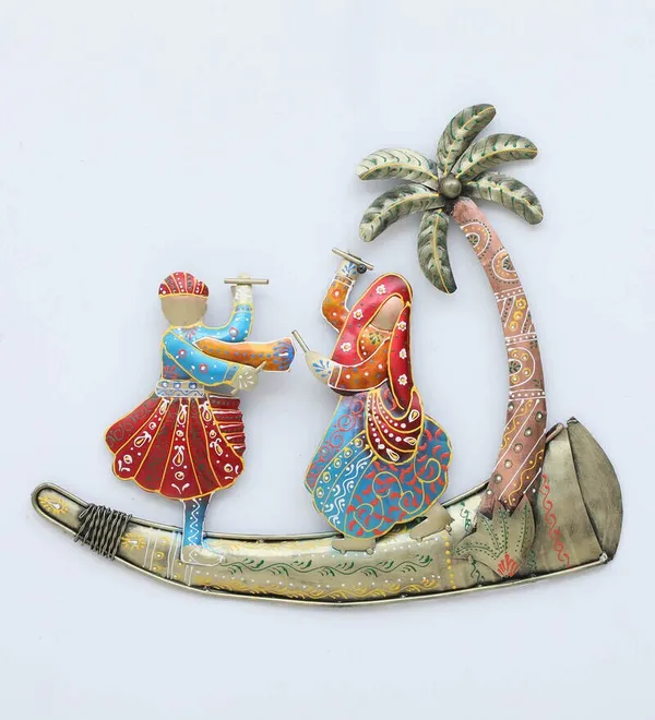 Handcrafted_Metal_Wall_Art_-_Couple_In_Boat_With_Palm_Tree