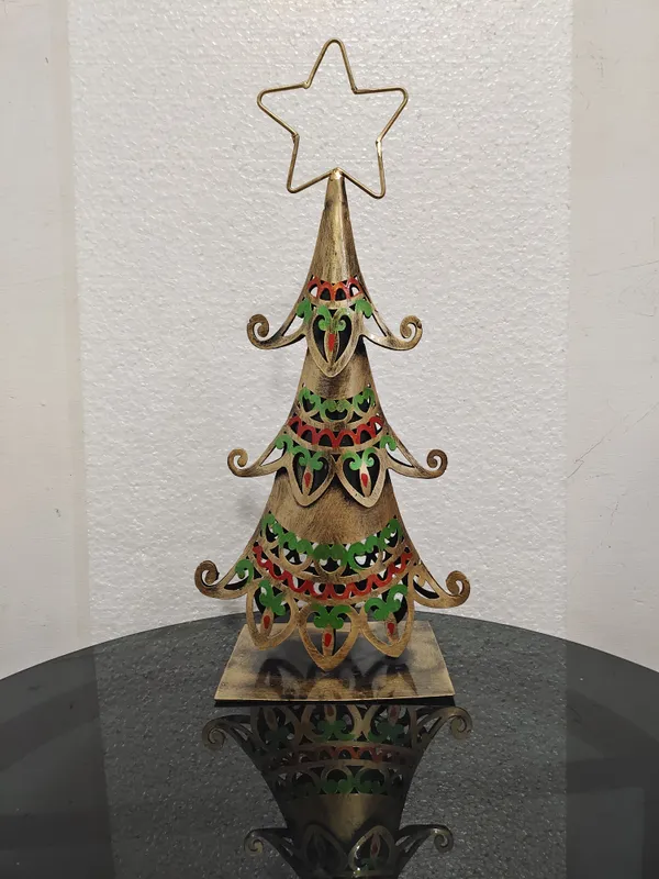 Decorative_Metal_Christmas_Tree_With_Star_Topper