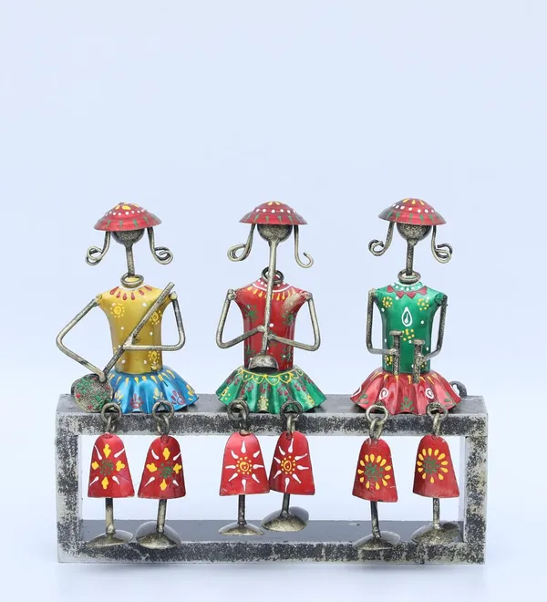 Decorative_Metal_Figurine_Set_-_Three_Tribal_Musicians_On_Stand
