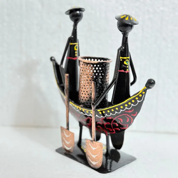 Decorative_Tribal_Couple_Pen_Stand_With_Copper_Finish