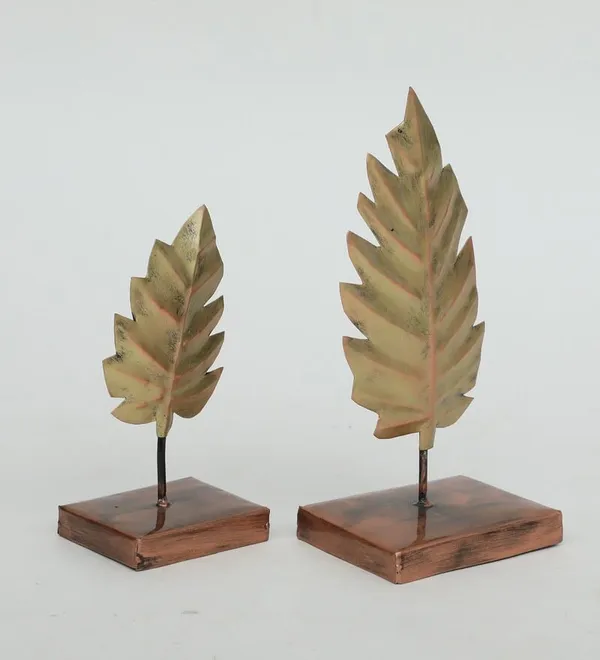 Decorative_Metal_Leaf_Showpieces_With_Copper_Base_-_Set_Of_2