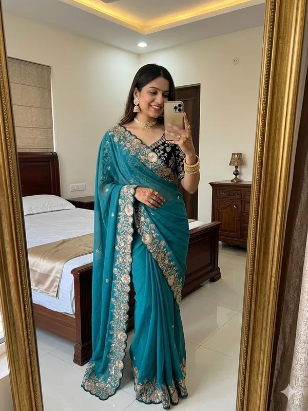 Pure_Star_Georgette_Sequence_Work_Saree_With_amazing_3_mm_C_Pallu_sequence_work_with_Cut__work_border