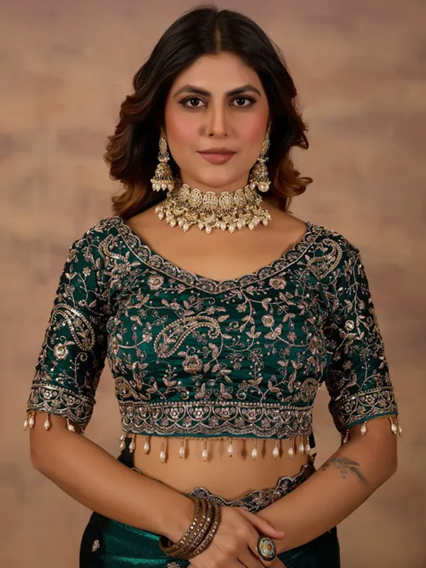Very_soft_&_elegant_rich_look_fendy_sartin_fabric_with_beautiful_embroidery_3_mm_sequence